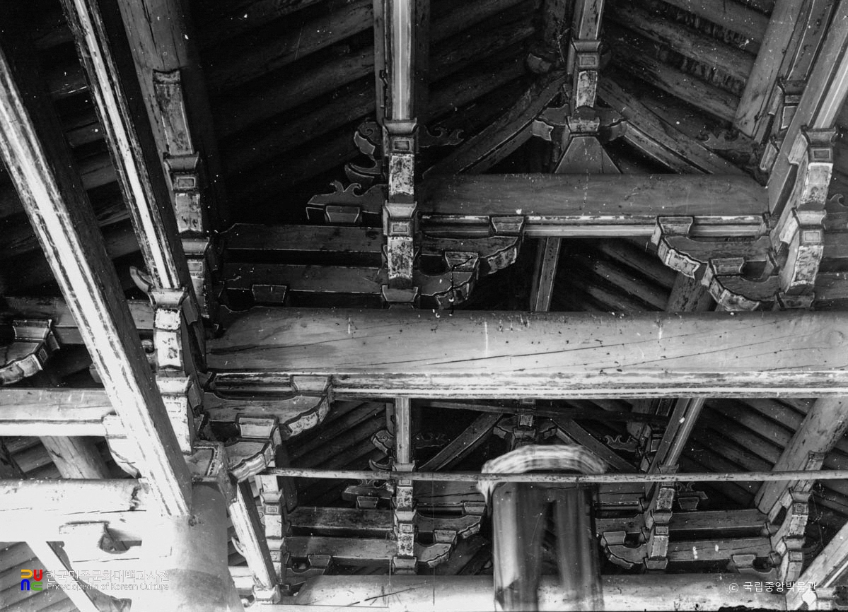 영주 부석사 무량수전 내부 가구