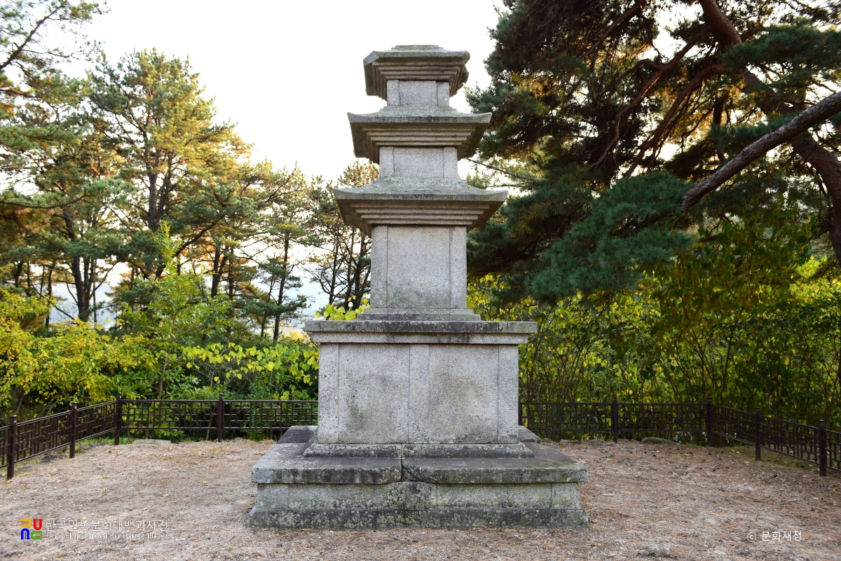 경주 효현동 삼층석탑