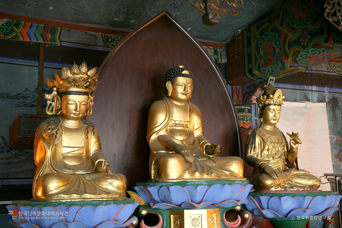 혜봉원 목조석가여래삼존상