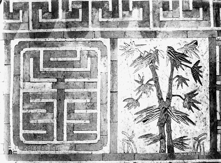 서울 경복궁 자경전 서측 꽃담의 문양