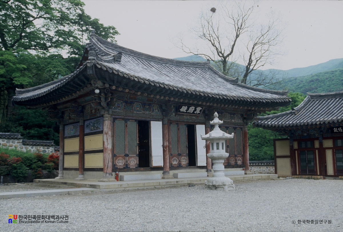 밀양 표충사 명부전 정측면