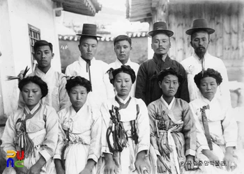 함경남도 북청군 신창리 사람들의 모습