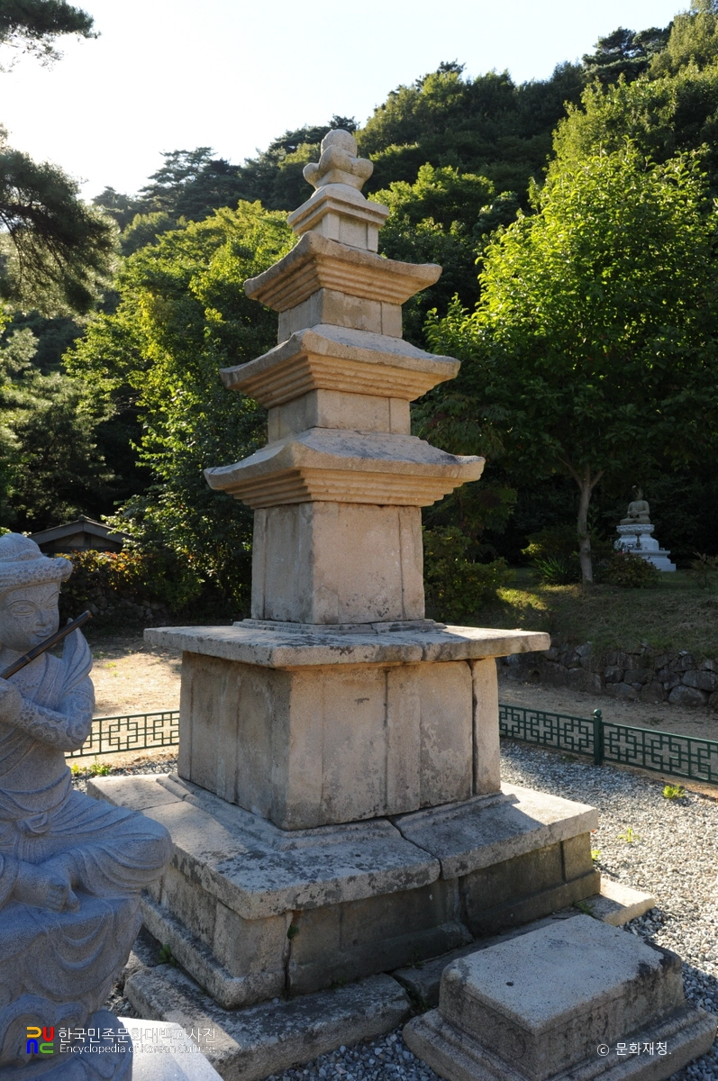 영덕 유금사 삼층석탑