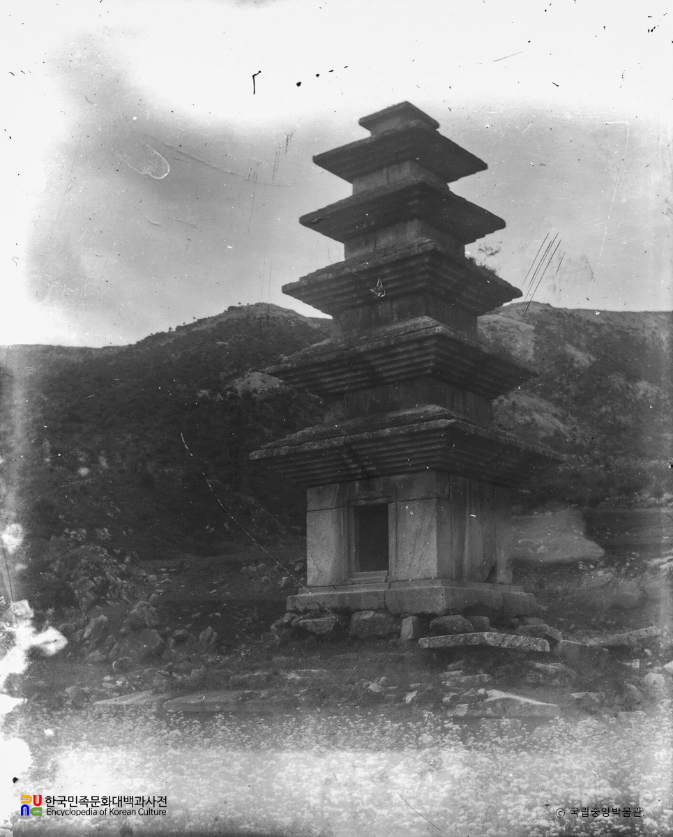 구미 죽장리 오층석탑 정측면