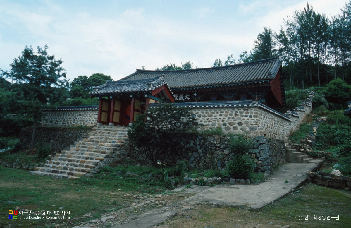 화순향교 대성전