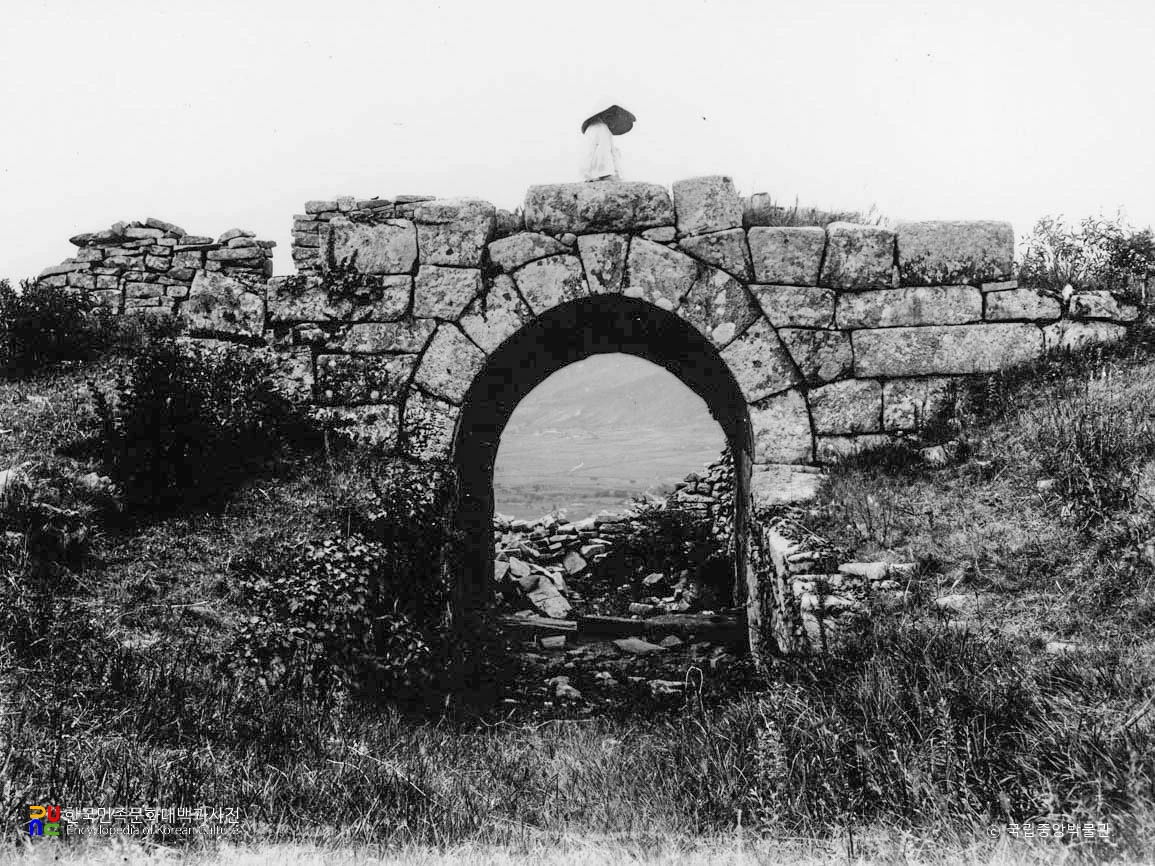 황룡산성 서문