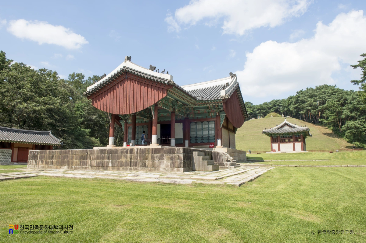 구리 동구릉 건원릉 정자각 정측면