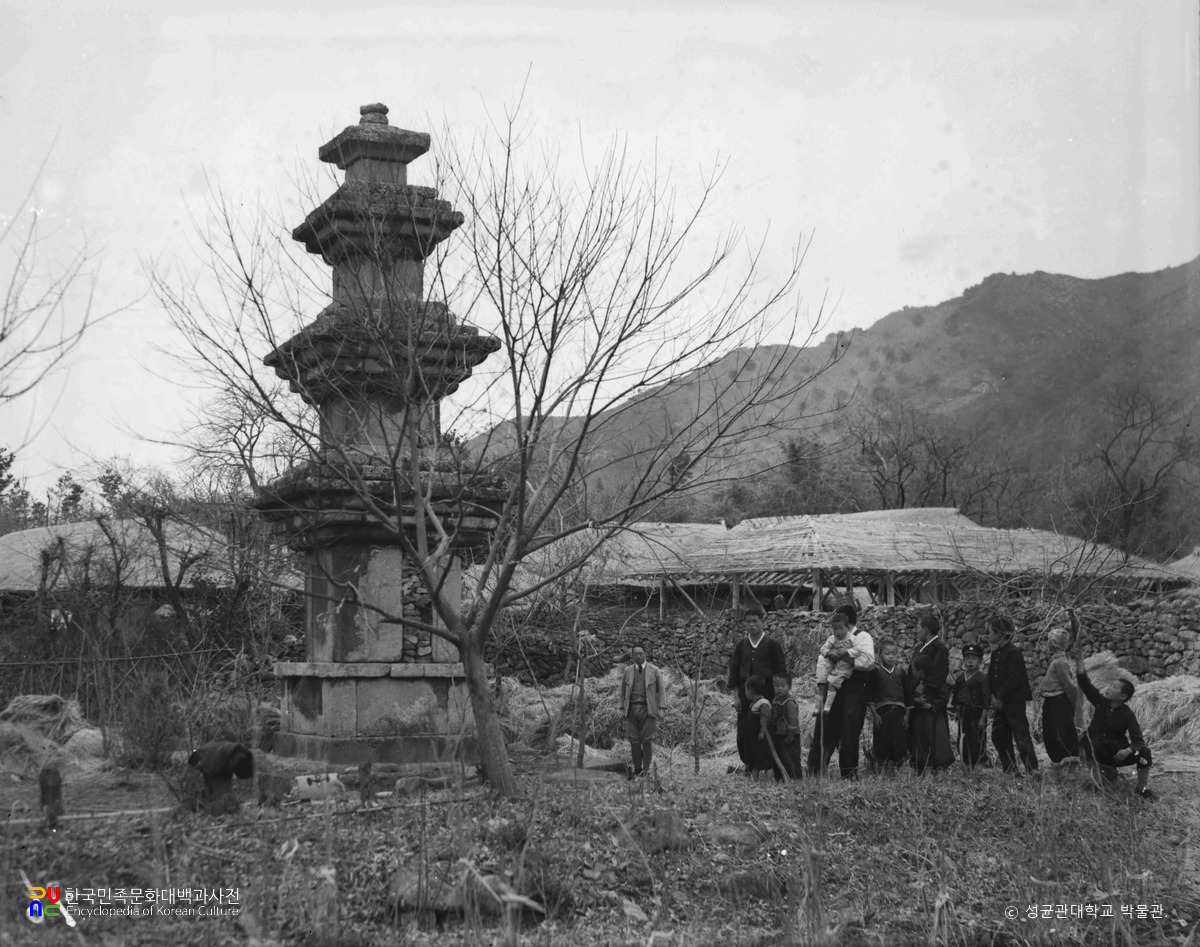 강진 월남사지 삼층석탑 좌측면