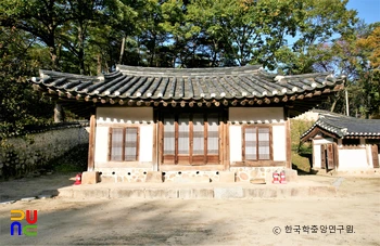 여주 해외 슬롯사이트 효종과 인선왕후 영릉 안향청