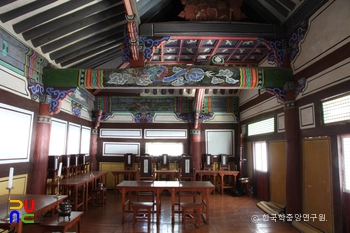 진주 진주향교 중 대성전 내부