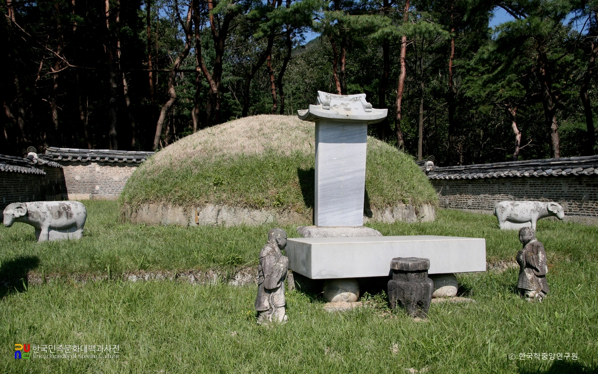 남양주 조선 인빈 김씨 순강원 봉분 정측면