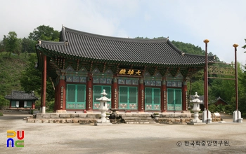 완주 슬롯 게임 분양 대웅전 정면