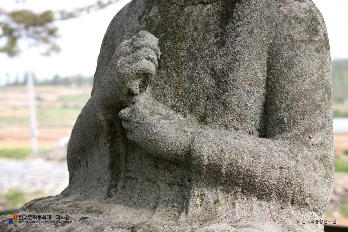 마애석조비로자나불좌상