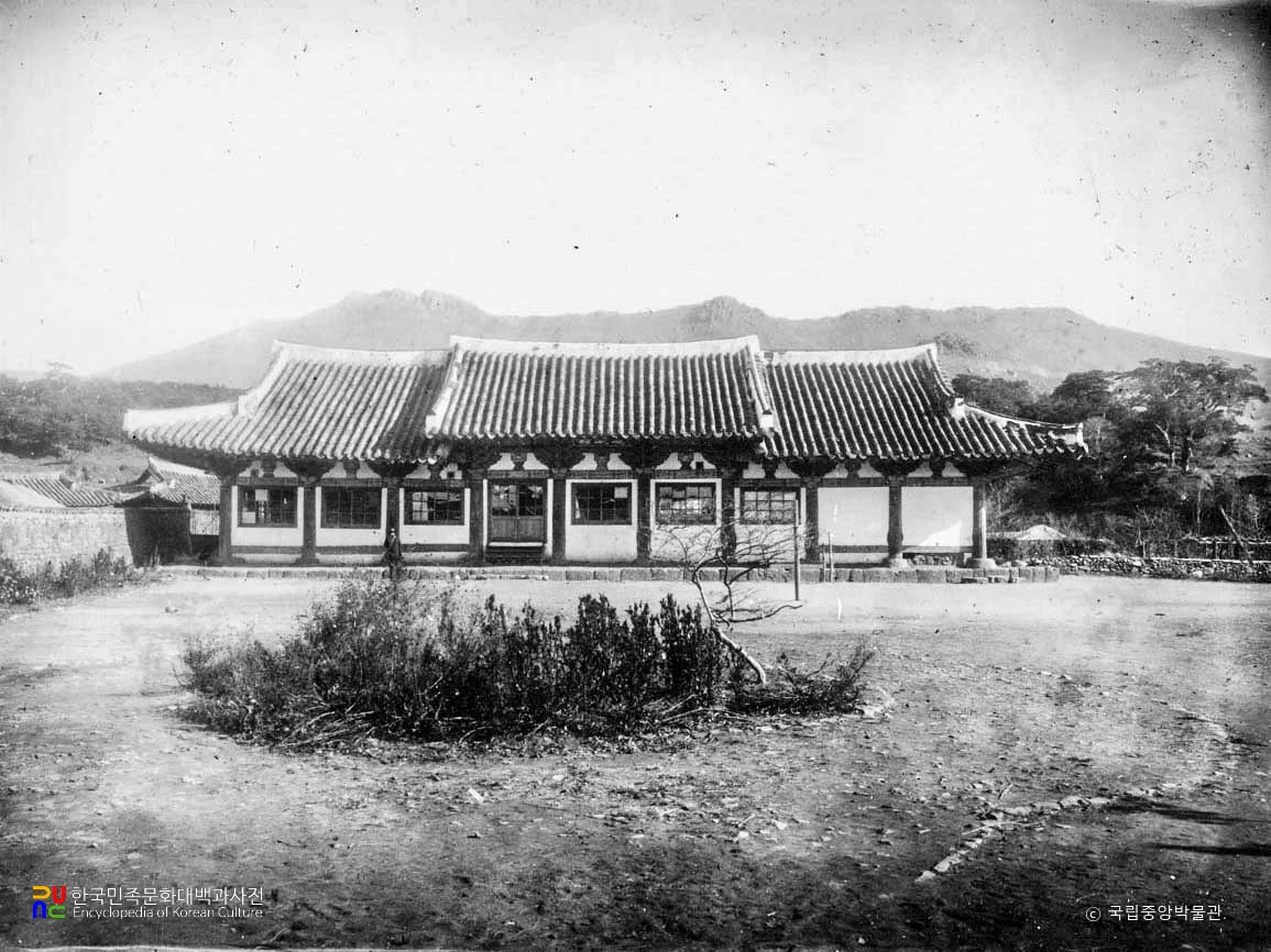 거제현 관아 중 기성관 후면