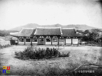 거제현 관아 중 기성관 후면