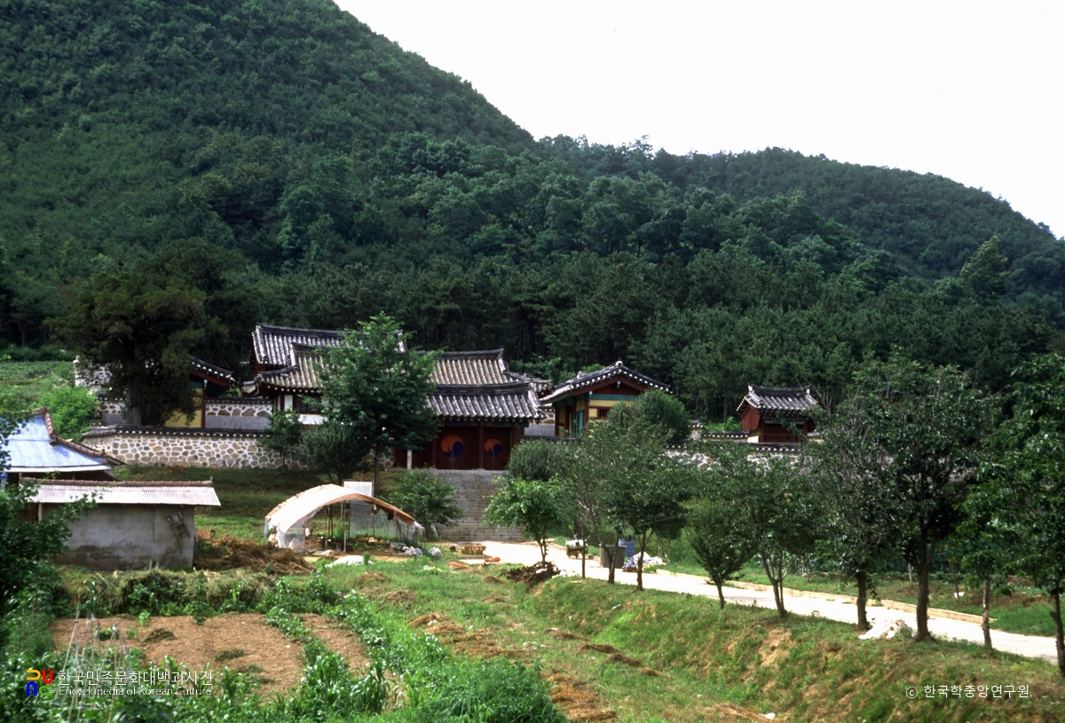 안성 덕봉서원 전경