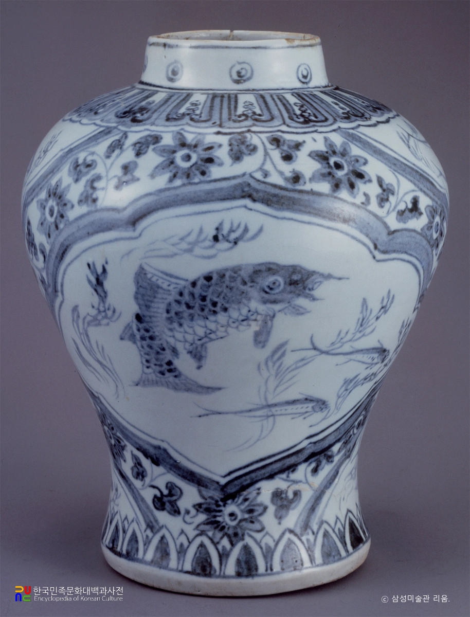 백자 청화 잉어문 항아리
