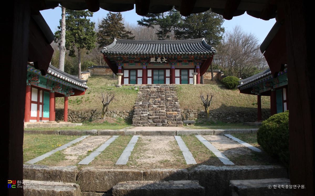 함양 함양향교 중 대성전 일곽