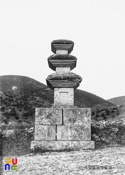 경주 서악리 삼층석탑 정면