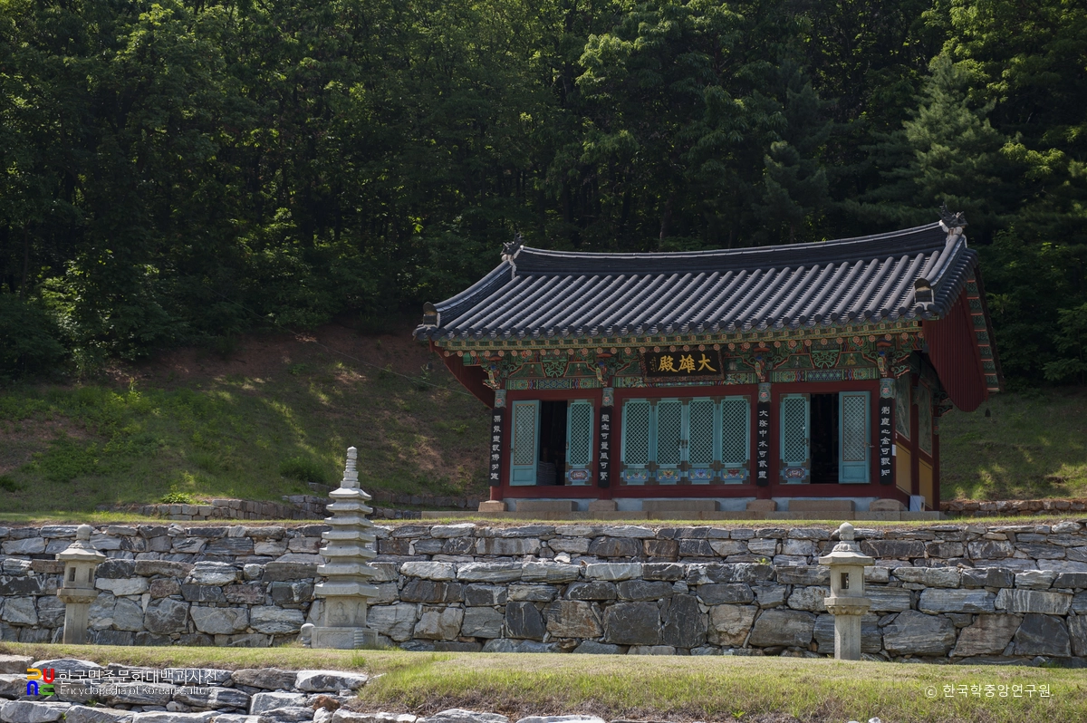 김포 금정사 대웅전 정측면