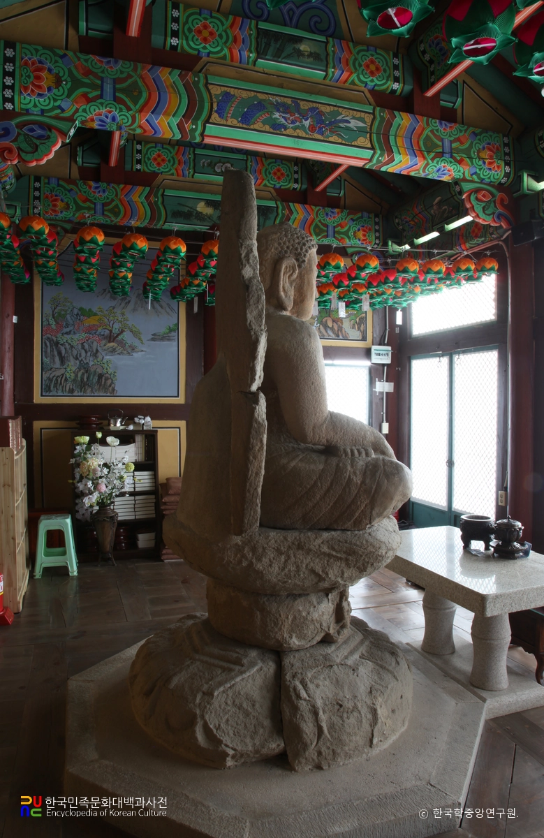 산청 사월리 석조여래좌상 좌측후면