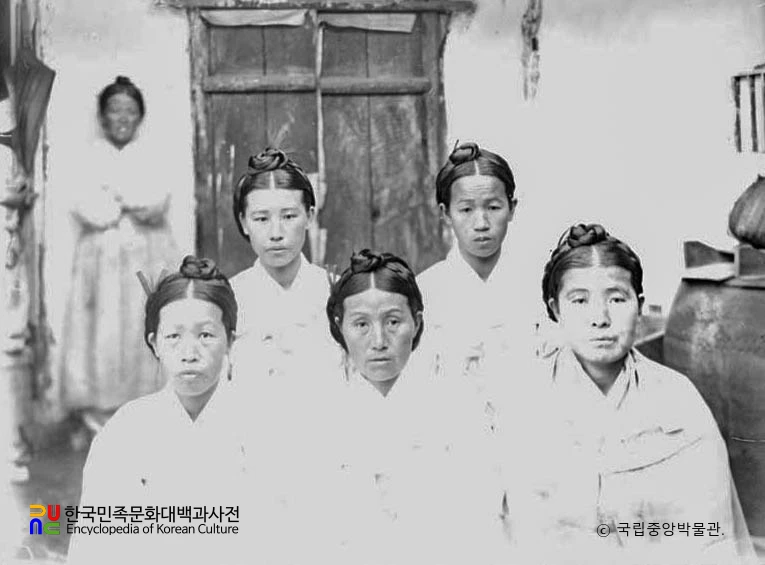 황해도 장연군 여인들의 모습