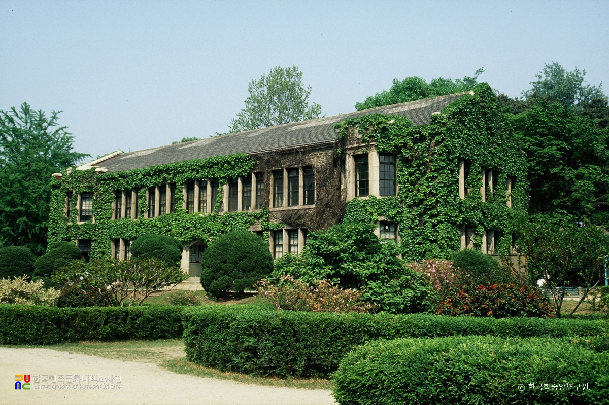 서울 연세대학교 아펜젤러관 정측면