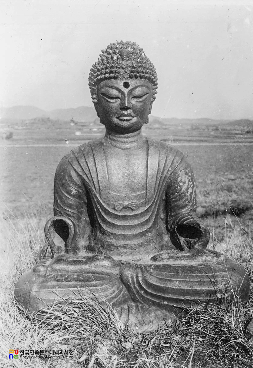 충주 철조여래좌상