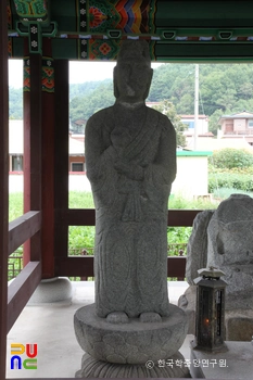 함안 대산리 석조삼존상 중 우협시