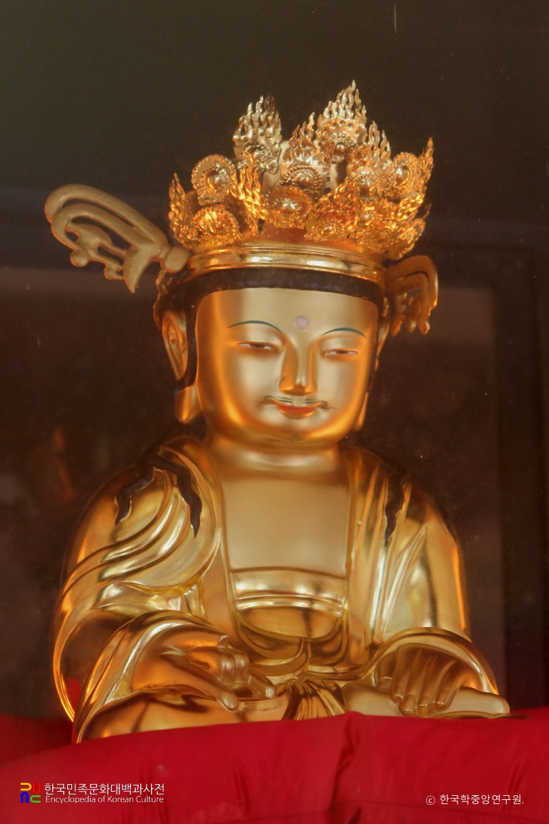 통영 용화사 석조 관음보살 좌상