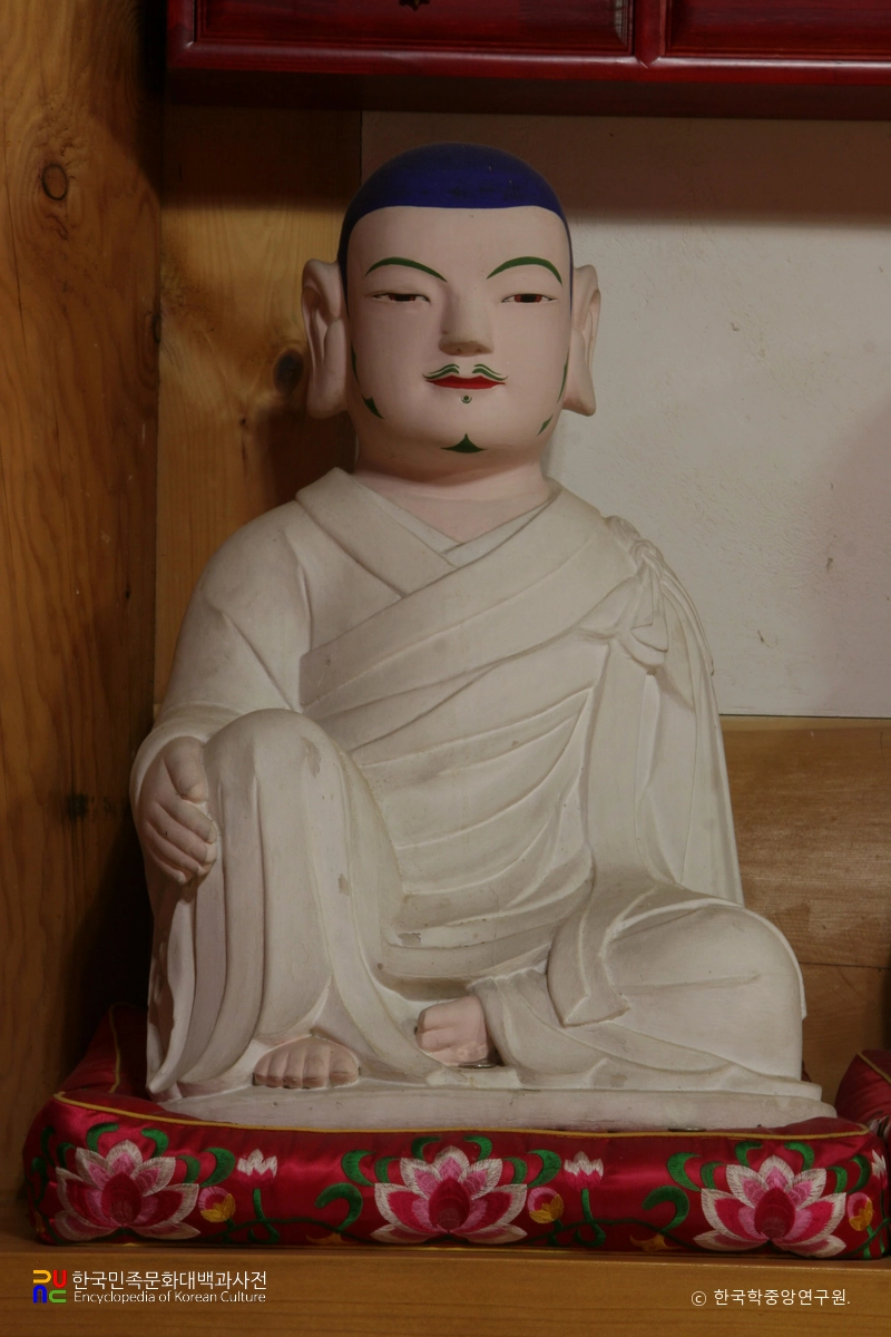 청도 덕사 영산전 석조여래삼존상 및 십육나한상