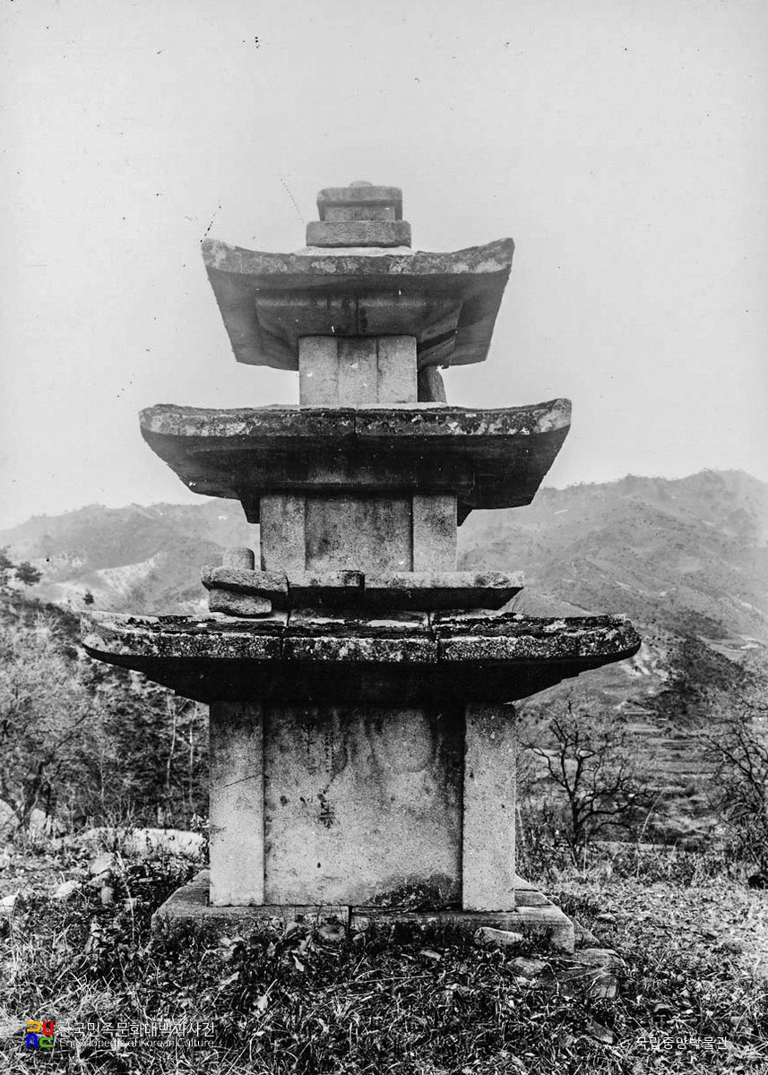 김제 귀신사 석탑 정면