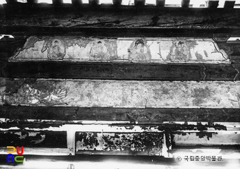 예산 수덕사 대웅전 내부 벽화