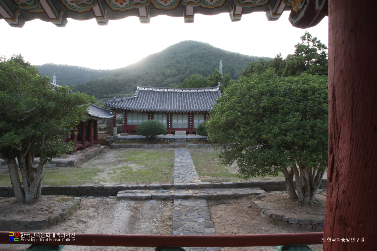 통영 통영향교 중 명륜당 일곽