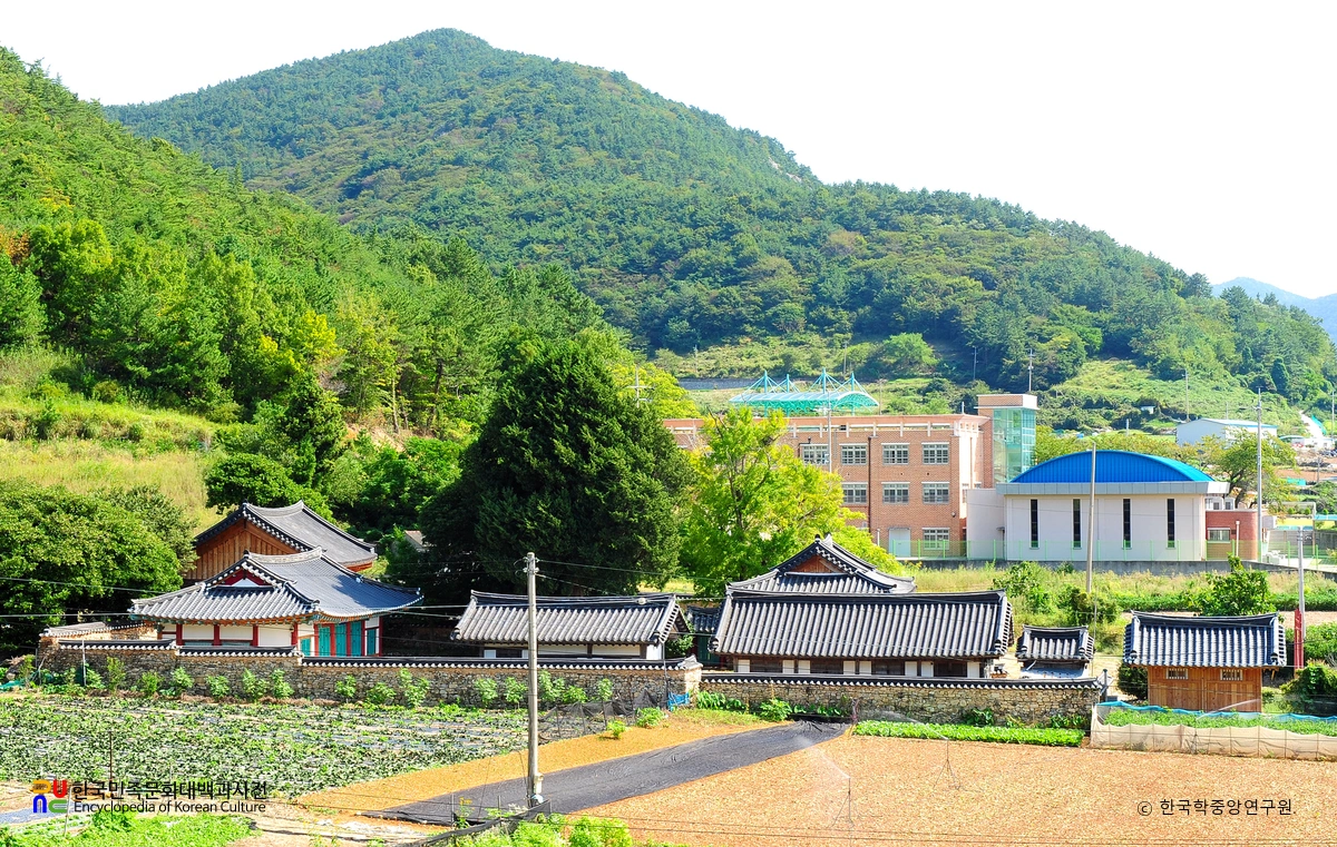 여수 돌산향교 전경
