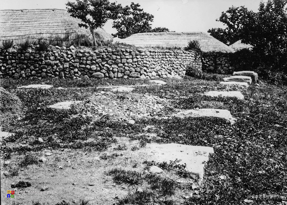 경주 황룡사지 중 전방 토단 초석