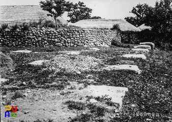 경주 황룡사지 중 전방 토단 초석