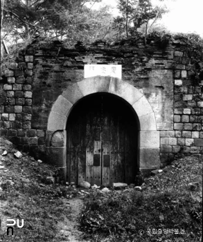 서울 경복궁 중 광무문 정면