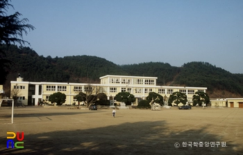 칠원국민학교