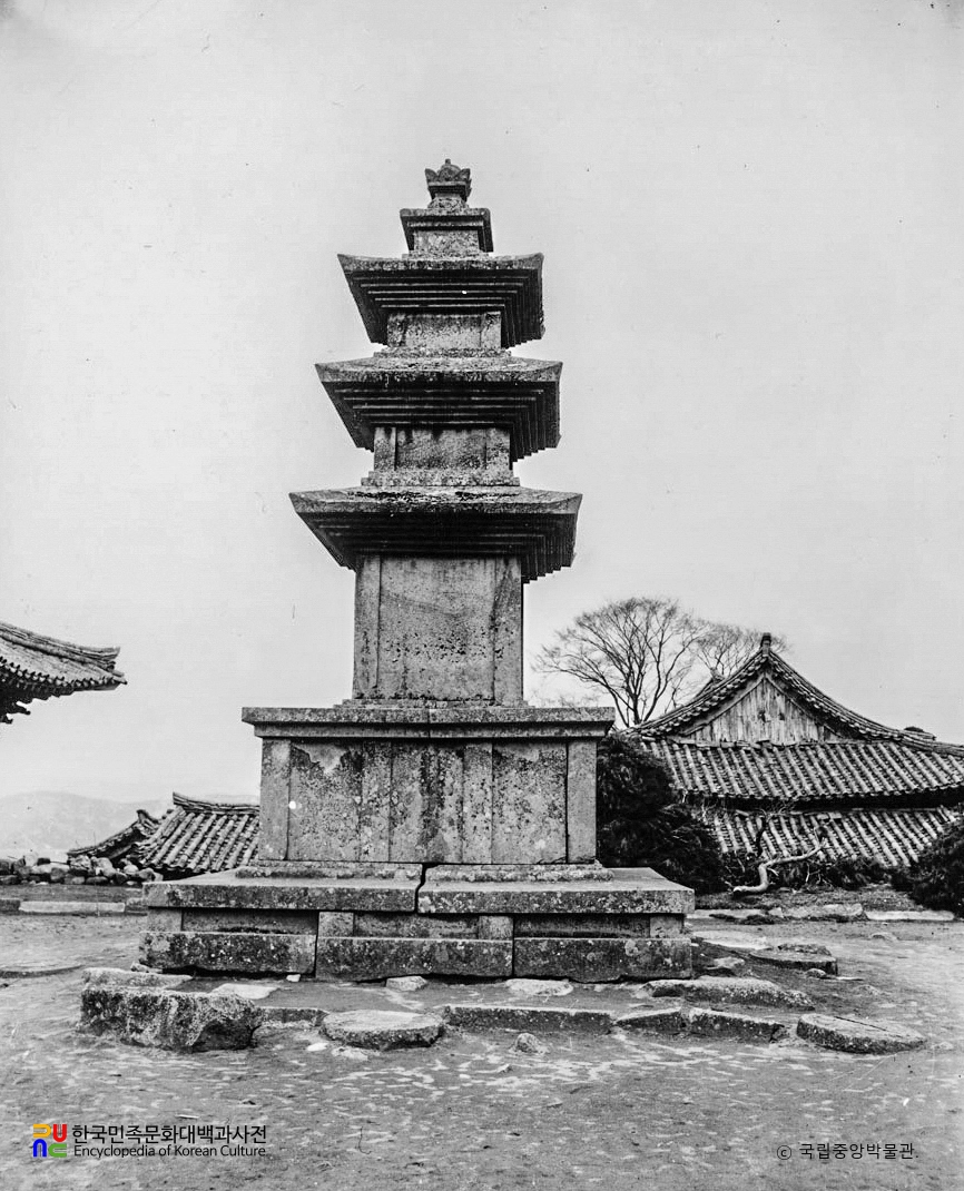 경주 불국사 삼층석탑 후면