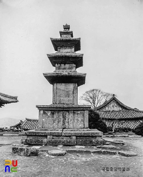 경주 불국사 삼층석탑 후면