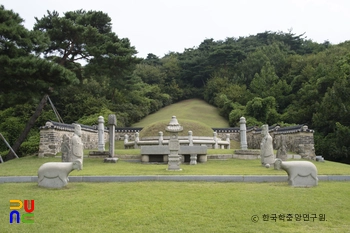 용인 정몽주선생 묘 정면