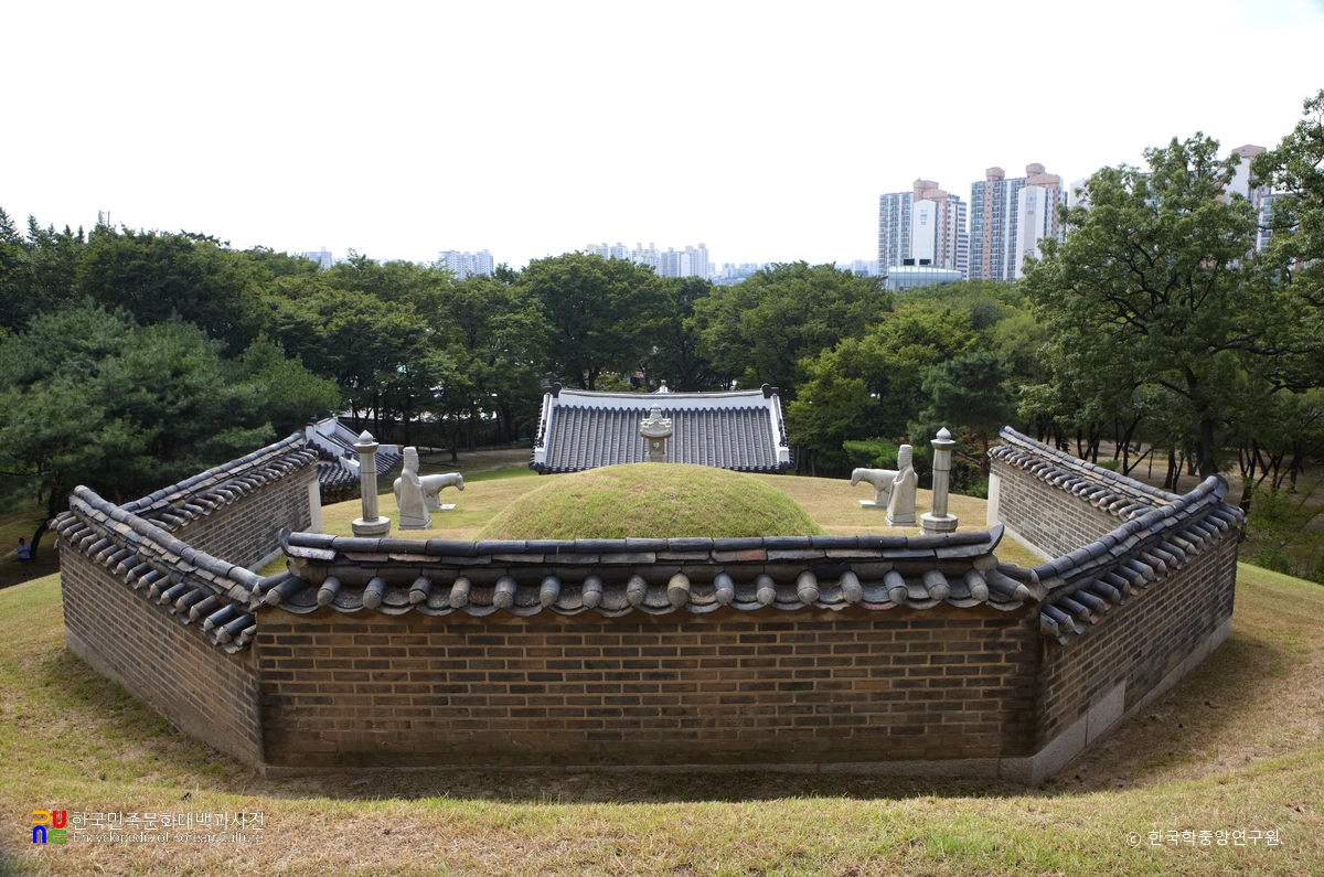 서울 숭인원 곡장과 능상