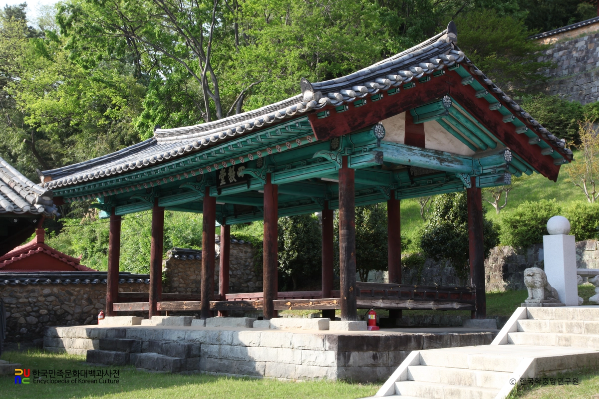 진주 진주향교 중 사교당 우측면