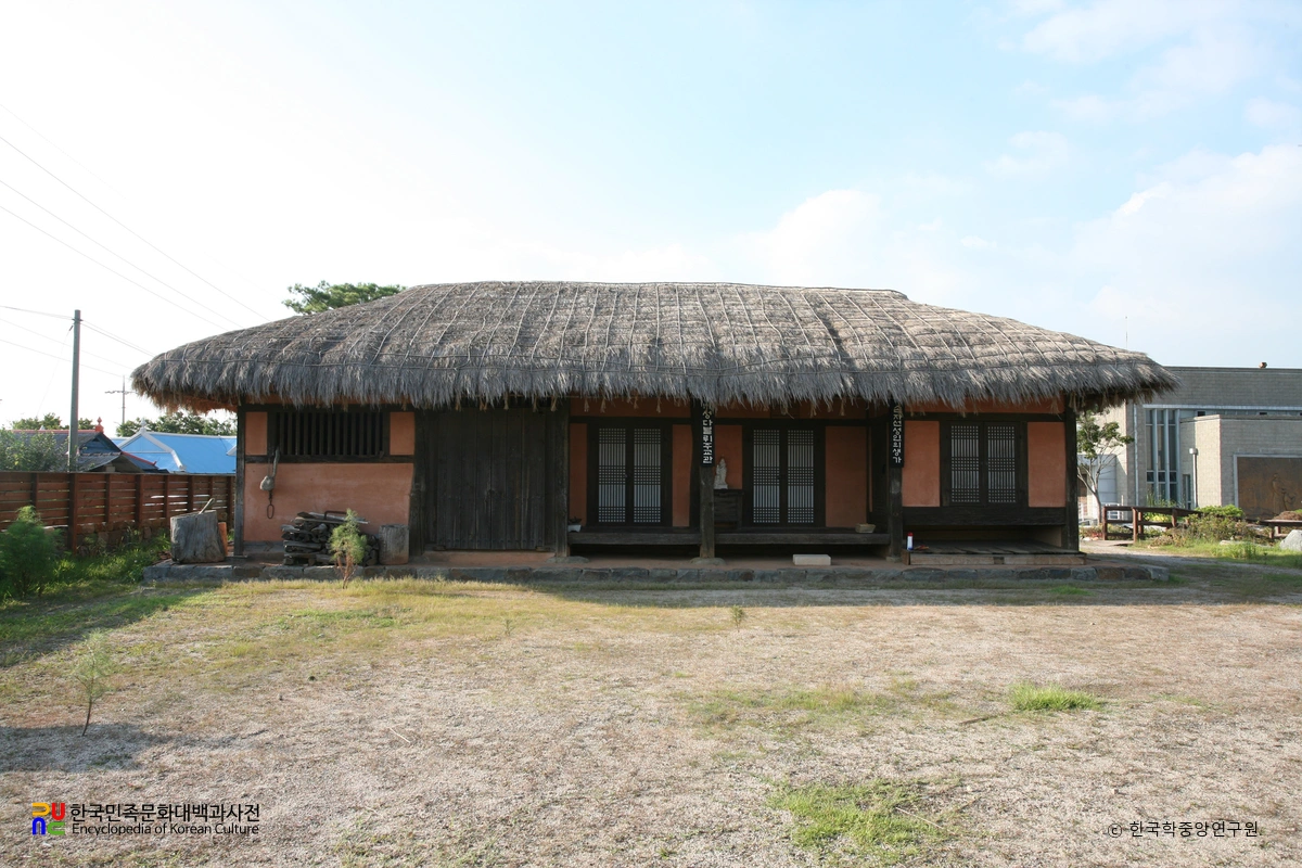 당진 신리다블뤼주교 유적지 신리 공소 정면