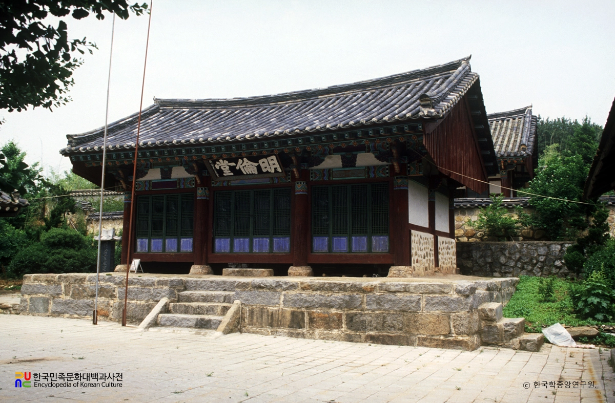 논산 은진향교 명륜당 정측면