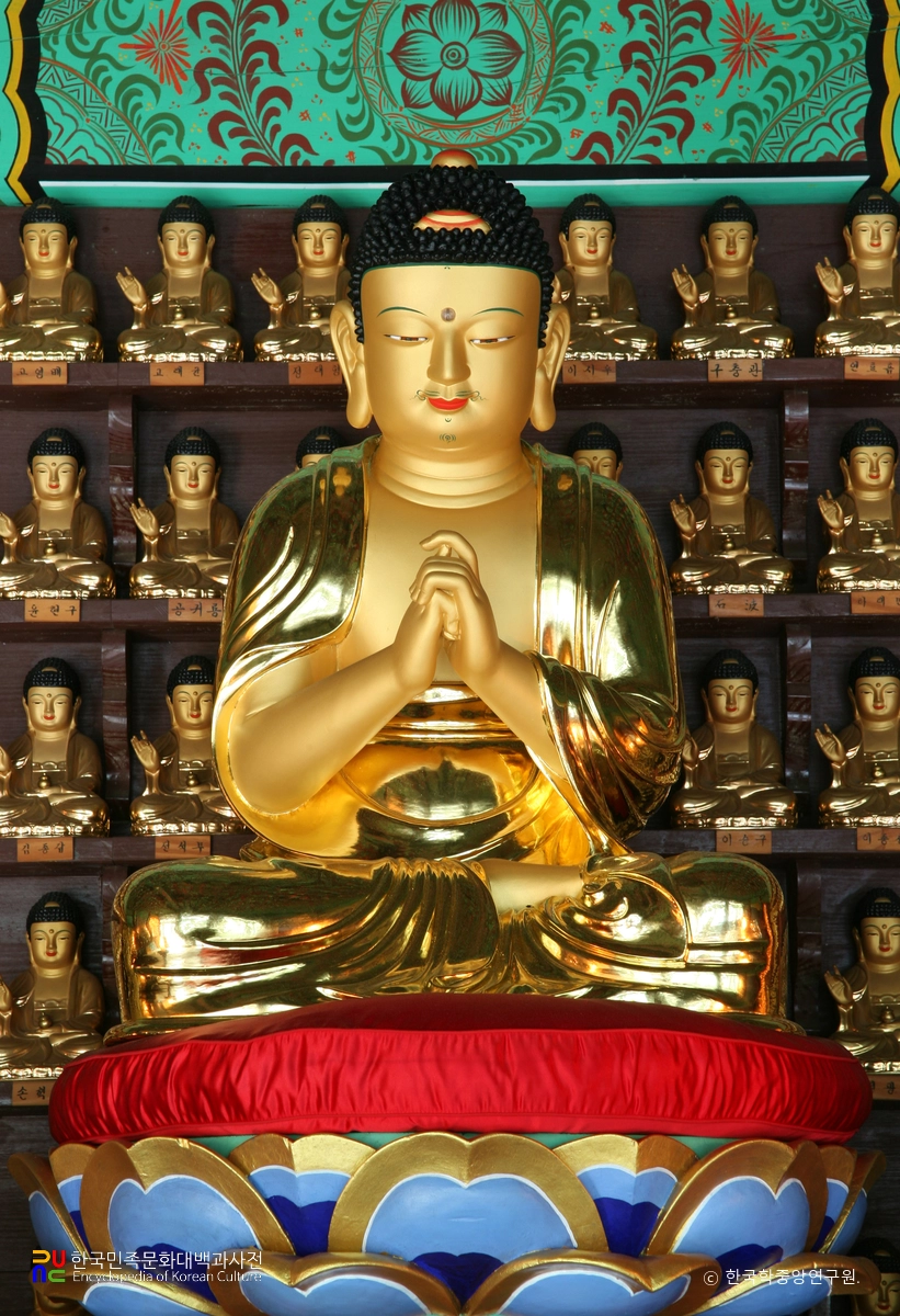 대전 비래사 목조 비로자나불 좌상