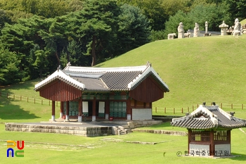 구리 동구릉 목릉 정자각 좌측 전경