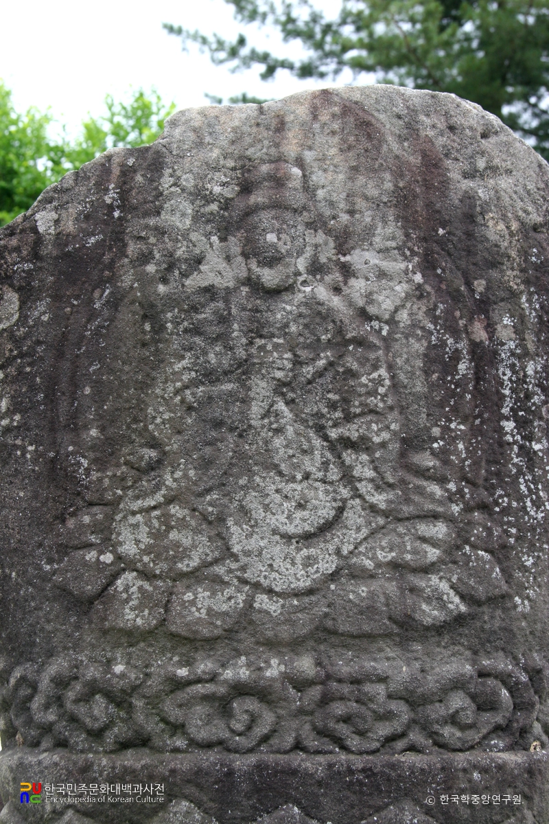 선산 궁기동 석불상 / 뒷면