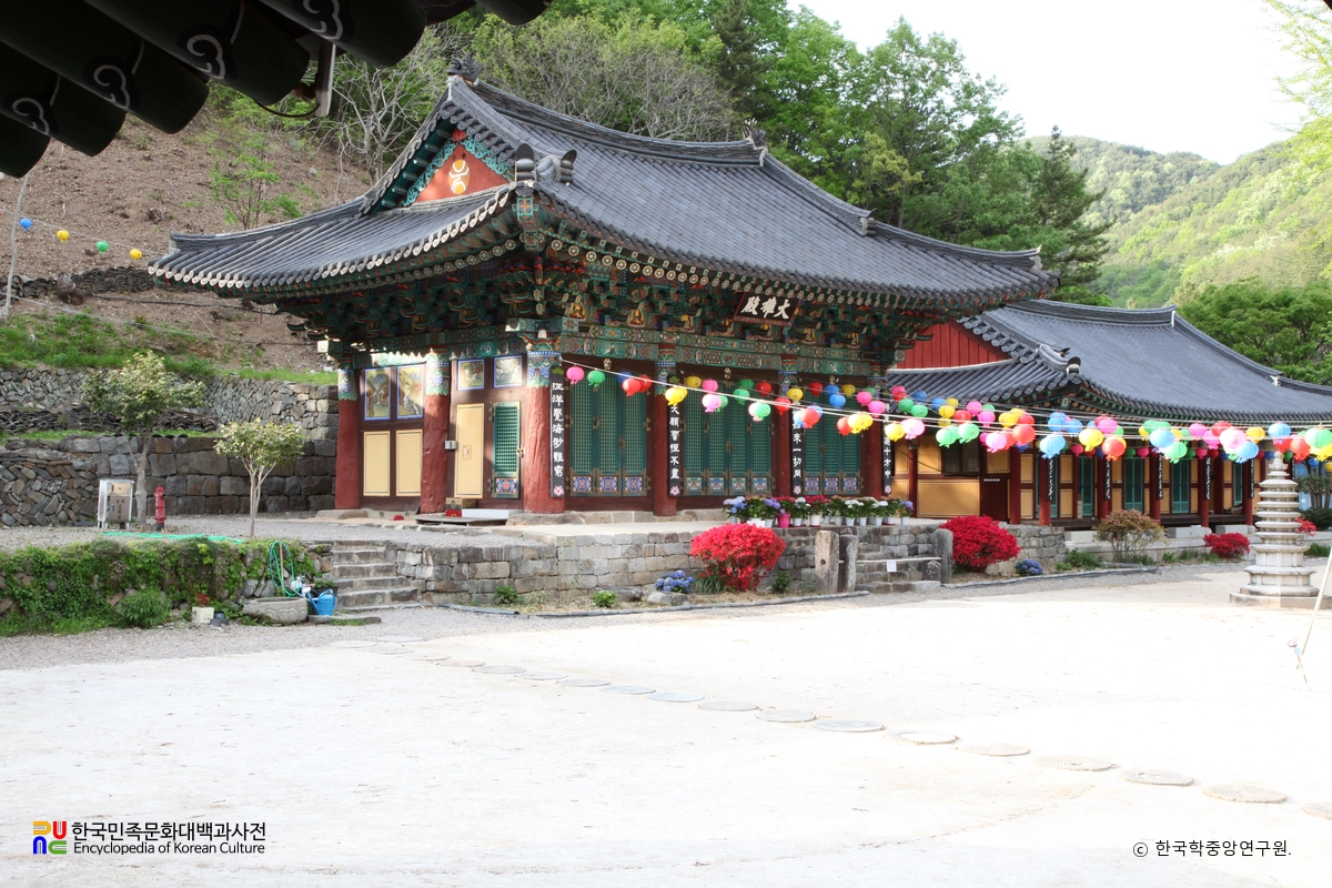 진주 응석사 대웅전 좌측면